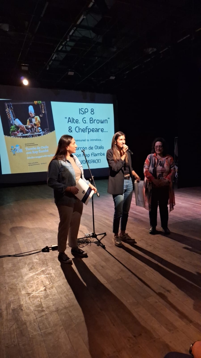 Presentaci&oacute;n de materiales did&aacute;cticos en el Encuentro Shakespeare