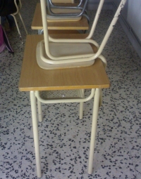 La silla sobre el escritorio